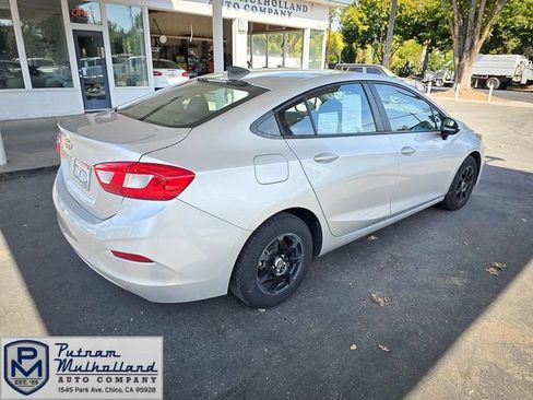 Used 2017 Chevrolet Cruze LS image 8