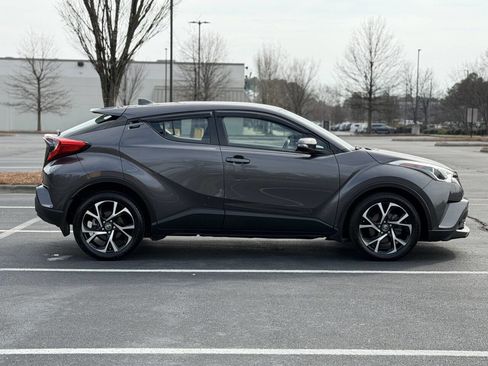Used 2018 Toyota C-HR XLE image 8