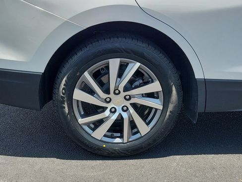 Used 2023 Chevrolet Equinox Premier FWD image 9