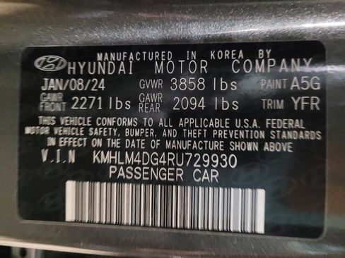 Used 2024 Hyundai Elantra SEL FWD image 33