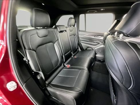 Used 2023 Jeep Grand Cherokee Overland AWD/4WD image 24
