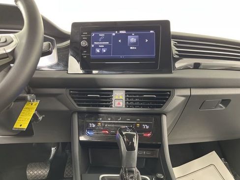 Used 2025 Volkswagen Jetta S image 24