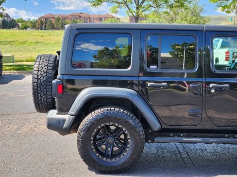 Used 2019 Jeep Wrangler Unlimited Sport S AWD/4WD image 6