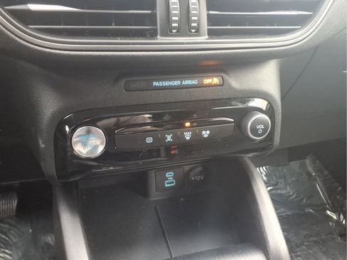 Used 2023 Ford Escape SE image 18