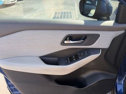 Used 2021 Nissan Rogue SV FWD image 29