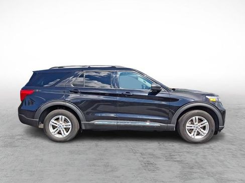 Used 2022 Ford Explorer XLT w/ Equipment Group 202A AWD/4WD image 7