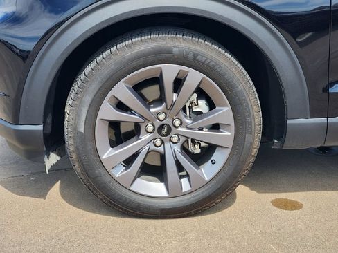 Certified 2024 Ford Explorer XLT w/ Equipment Group 202A RWD image 10