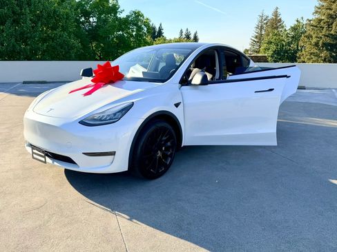 Used 2020 Tesla Model Y Long Range AWD/4WD image 42
