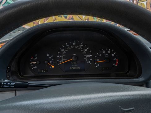 Used 2003 Mercedes-Benz CLK 320 Cabriolet image 20