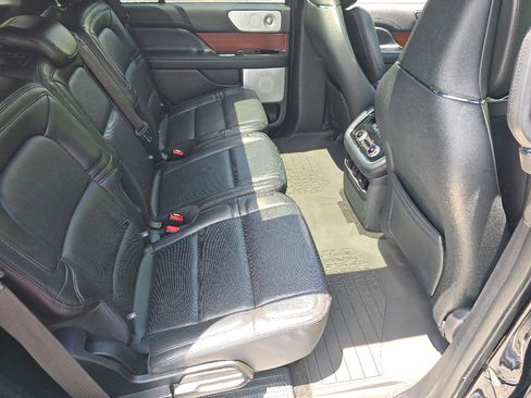 Used 2021 Lincoln Navigator Reserve w/ Luxury Package AWD/4WD image 16