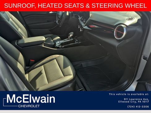 Used 2026 Chevrolet Trax RS w/ Sunroof Package FWD image 32