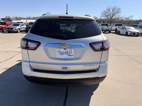 Used 2015 Chevrolet Traverse LT w/ Style and Technology Package image 6