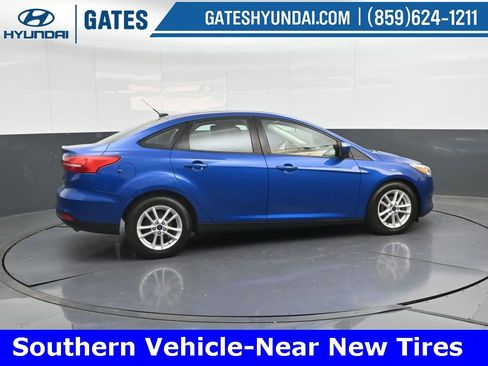 Used 2018 Ford Focus SE image 3