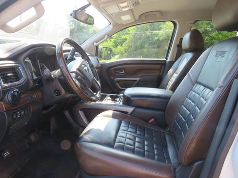 Used 2017 Nissan Titan Platinum Reserve image 10