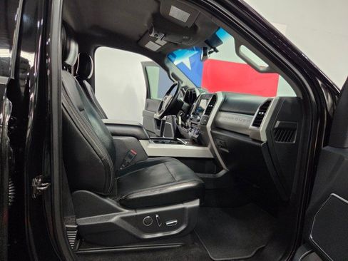 Used 2018 Ford F250 Lariat w/ Lariat Value Package AWD/4WD image 8