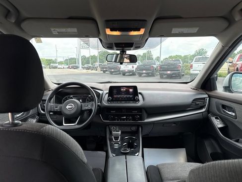 Used 2023 Nissan Rogue SV AWD/4WD image 16