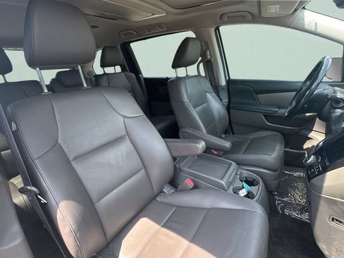 Used 2016 Honda Odyssey Touring Elite image 22