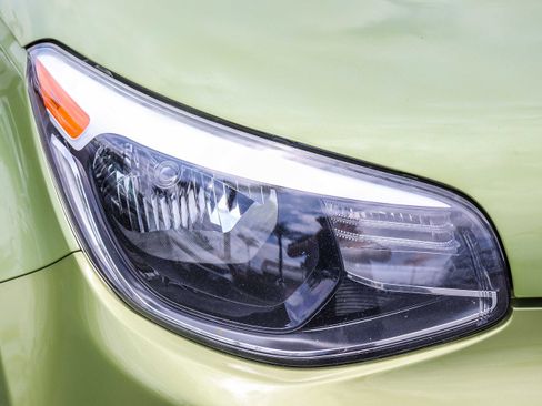Used 2016 Kia Soul + FWD image 6