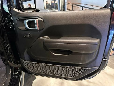 Used 2024 Jeep Wrangler Unlimited Sport AWD/4WD image 28