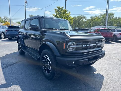 Used 2025 Ford Bronco Outer Banks AWD/4WD image 4