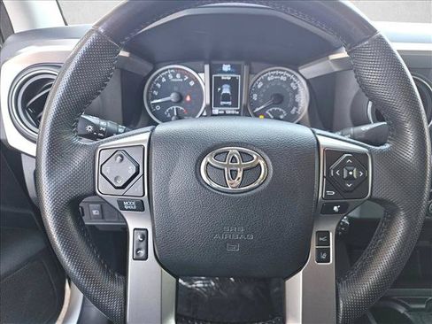 Used 2022 Toyota Tacoma SR5 w/ SR5 Appearance Package (SM) RWD image 10