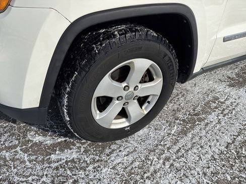 Used 2011 Jeep Grand Cherokee Laredo image 19