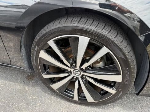 Used 2022 Nissan Altima 2.5 SR FWD image 9