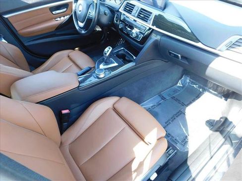 Used 2017 BMW 330i xDrive Sedan AWD/4WD image 30