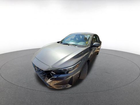 Used 2025 Nissan Sentra S image 8