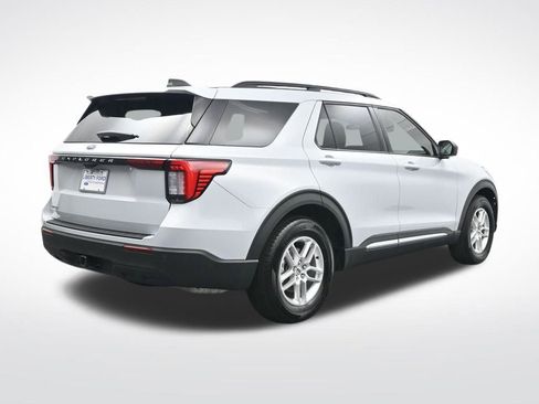 Used 2025 Ford Explorer Active image 5