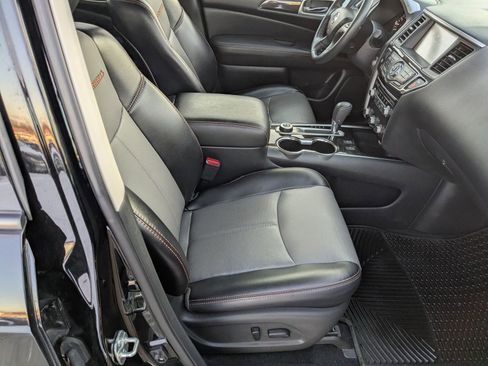 Used 2020 Nissan Pathfinder SL image 30