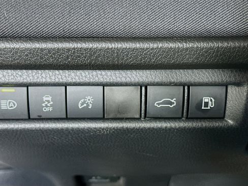 Used 2025 Toyota Camry LE FWD image 17