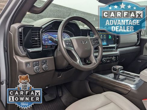 Used 2025 Chevrolet Silverado 1500 LT Trail Boss w/ Convenience Package II AWD/4WD image 5