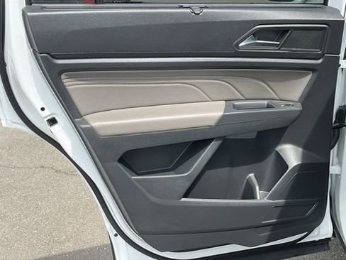 Used 2023 Volkswagen Atlas SE image 20