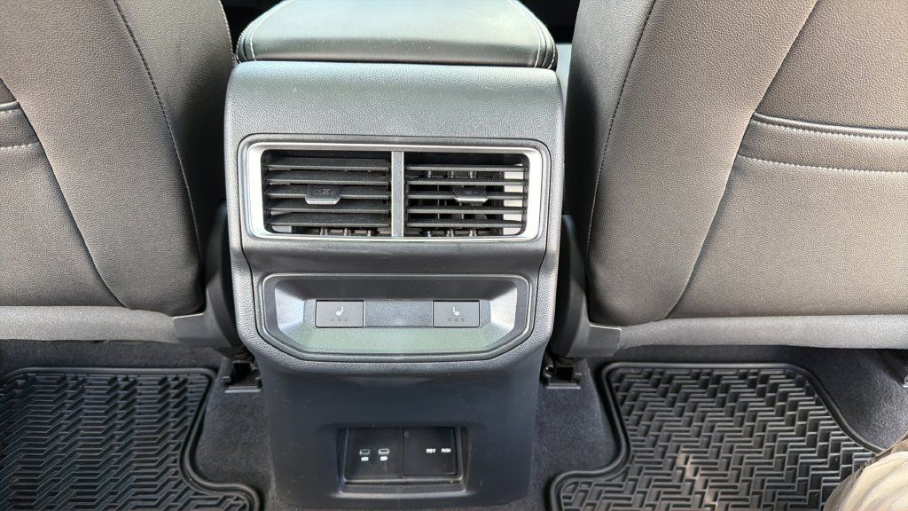 Certified 2025 Volkswagen Atlas Cross Sport SEL AWD/4WD image 30
