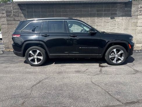 Used 2023 Jeep Grand Cherokee 4WD 4xe image 1