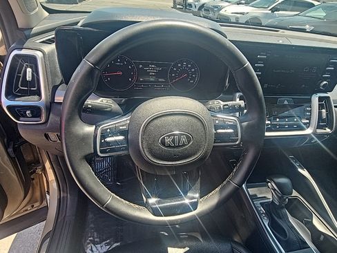 Used 2021 Kia Sorento S image 16
