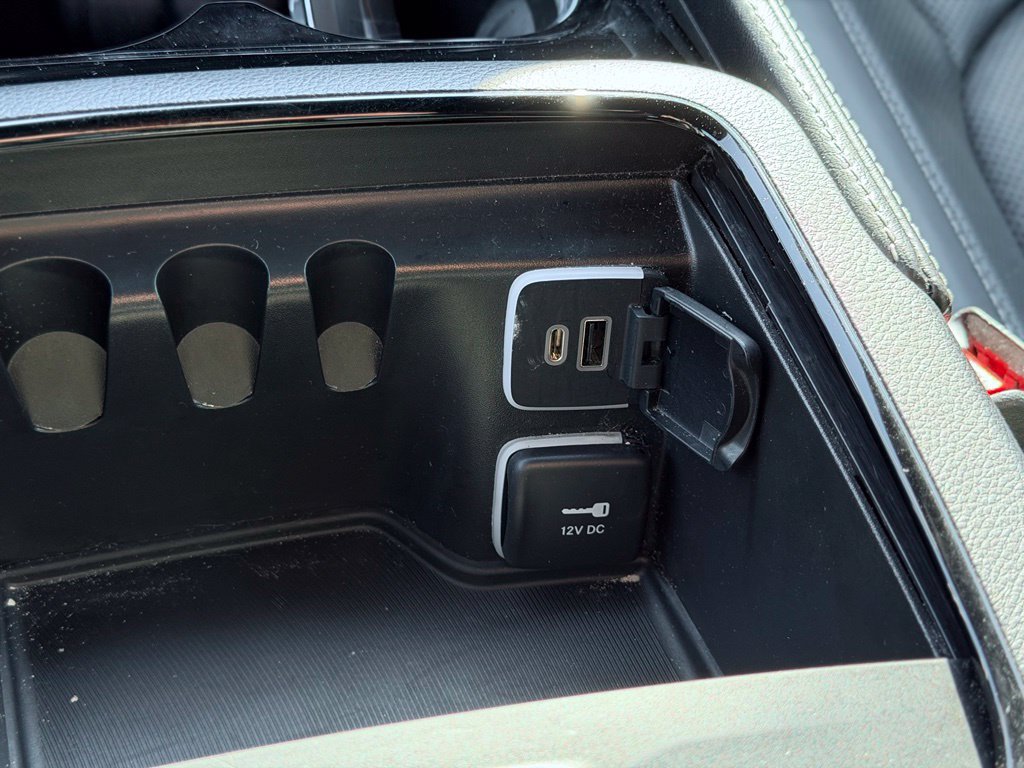 Certified 2025 Chrysler Pacifica Limited FWD image 47