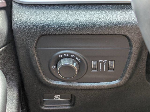 Used 2022 Jeep Grand Cherokee L Laredo w/ Luxury Tech Group I RWD image 28