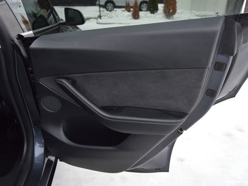 Used 2021 Tesla Model Y Performance image 23