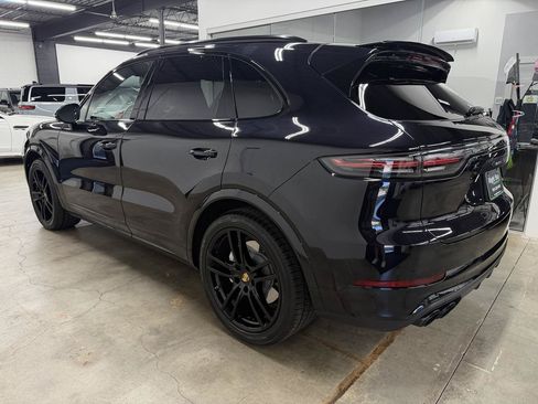 Used 2021 Porsche Cayenne Turbo AWD/4WD image 6