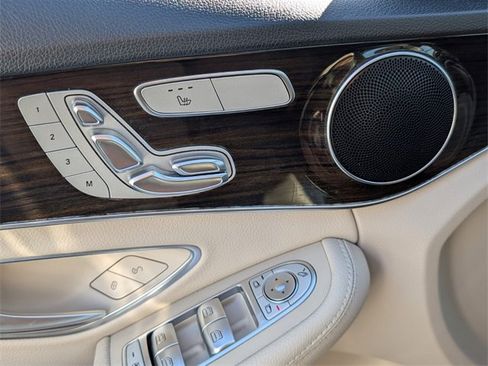 Used 2021 Mercedes-Benz C 300 Sedan image 29
