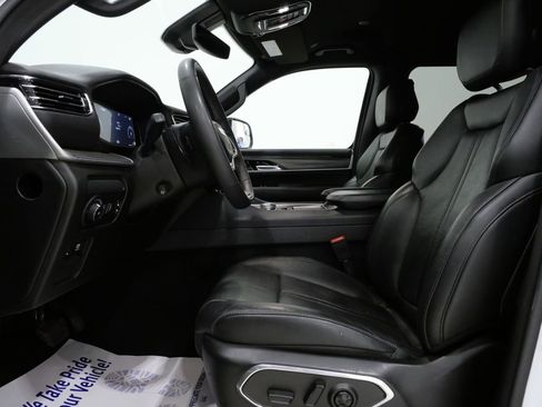 Used 2023 Jeep Wagoneer L Series III w/ Preferred Equipment Group image 10