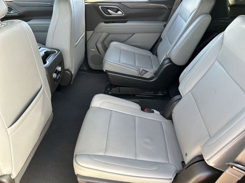 Used 2023 GMC Yukon SLT image 25