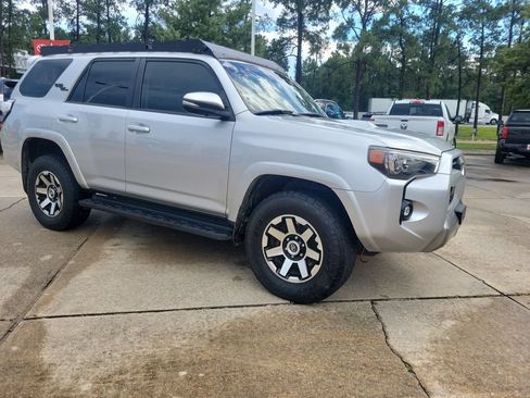 Used 2021 Toyota 4Runner TRD Off-Road Premium AWD/4WD image 9