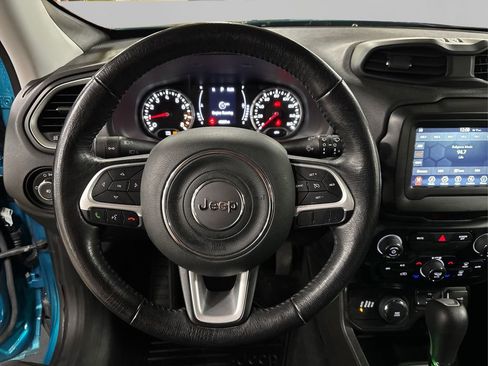 Used 2020 Jeep Renegade Latitude w/ Cold Weather Group image 23