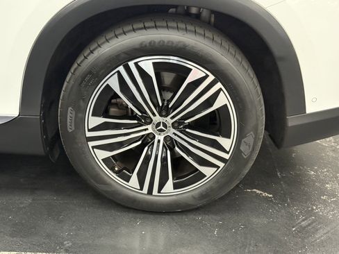 Used 2023 Mercedes-Benz EQS 450+ SUV image 17