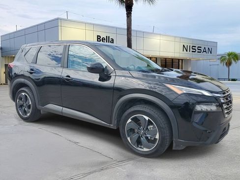 Used 2025 Nissan Rogue SV FWD image 8