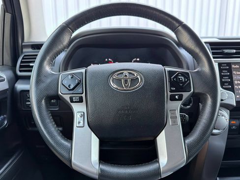 Used 2020 Toyota 4Runner SR5 Premium w/ Moonroof Package AWD/4WD image 23