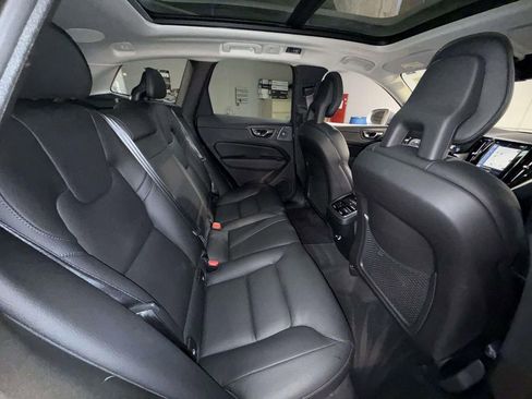 Used 2018 Volvo XC60 T6 Inscription w/ Convenience Package AWD/4WD image 16